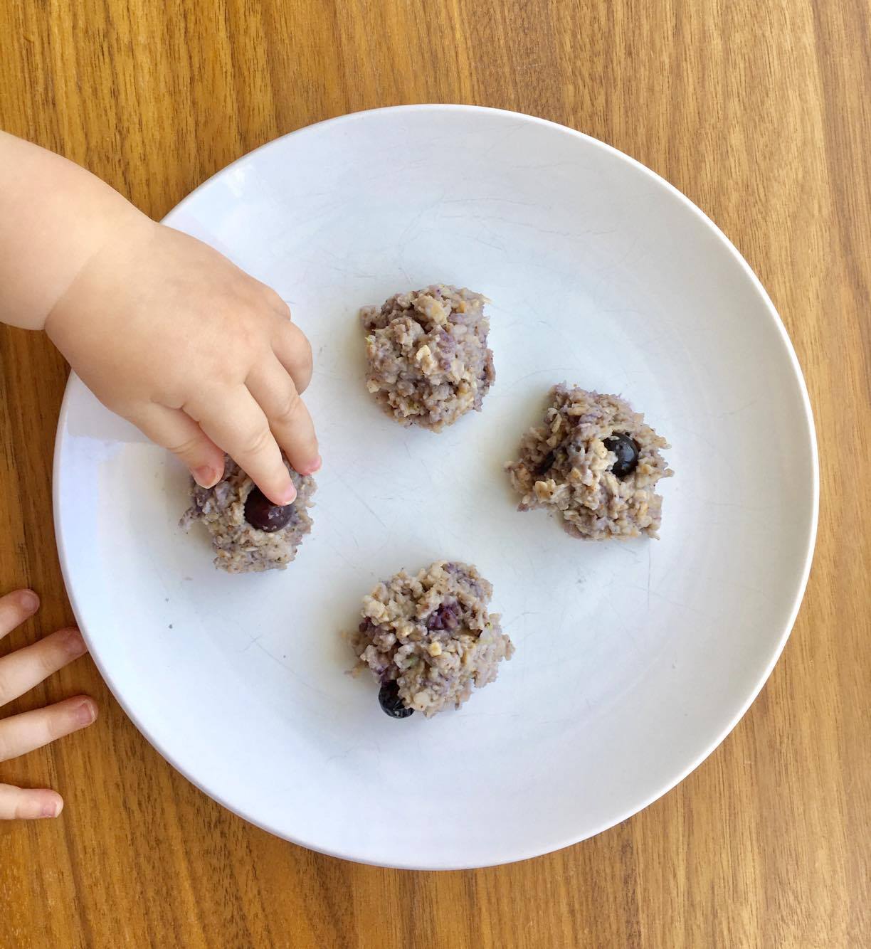 Blueberry Porridge Balls