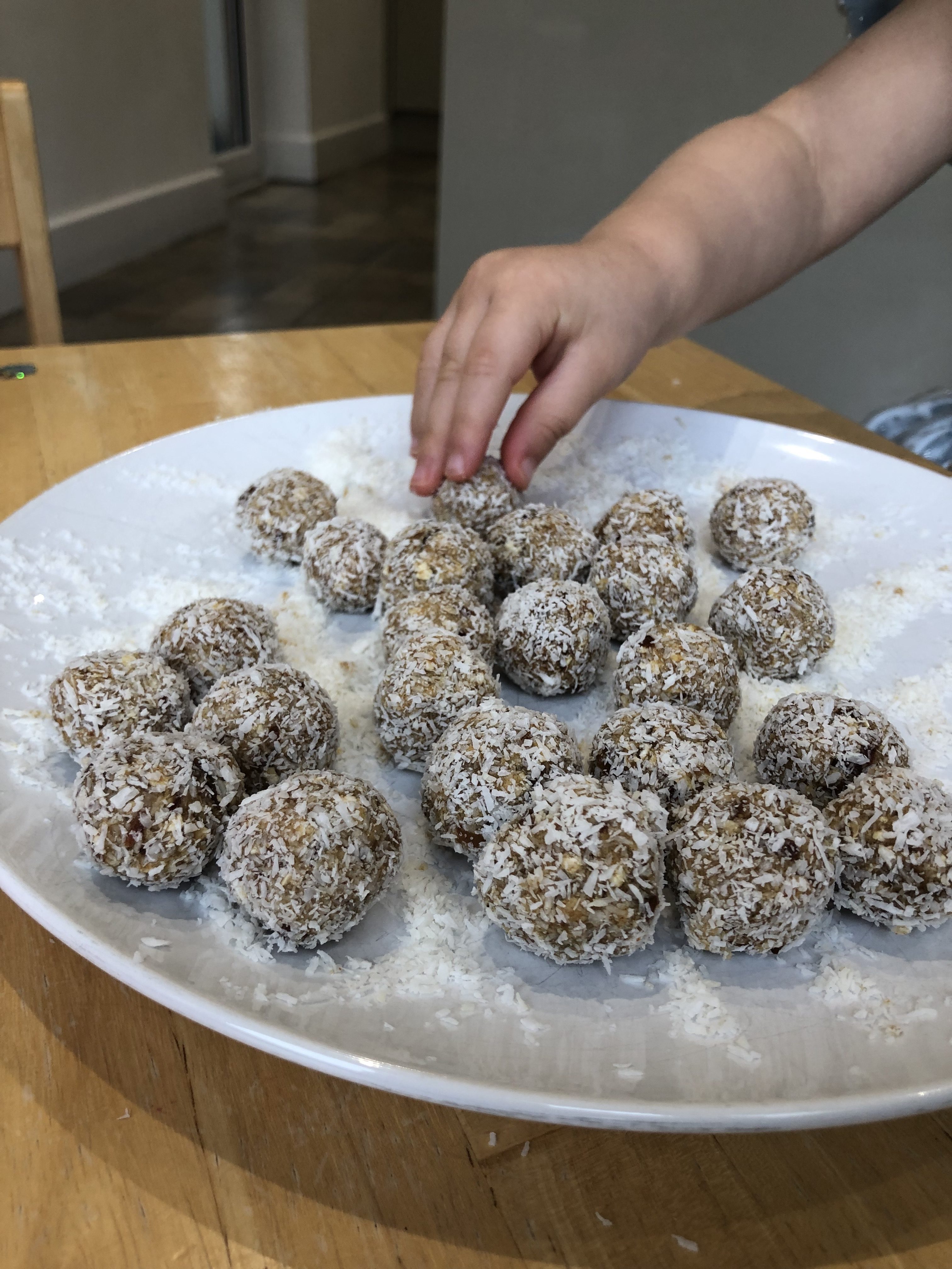 Cashew and Ginger Balls